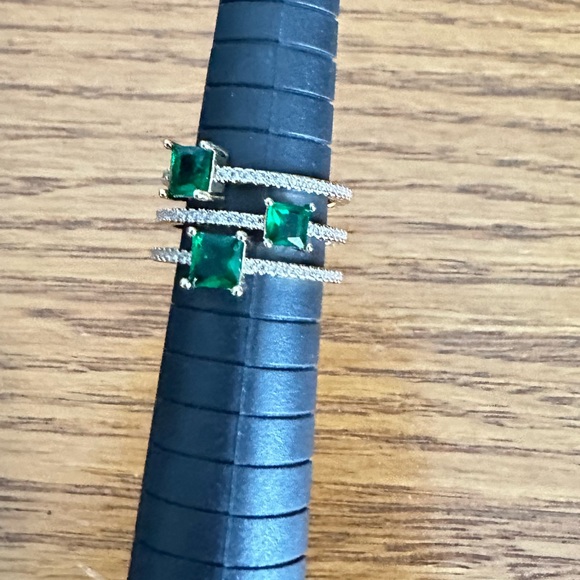 Diamond & Emerald 3 band ring - size 6.75 - Picture 6 of 7